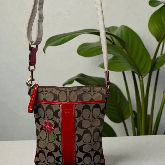 Vintage Coach Penelope signature canvas floral crossbody bag - Picture 7 of 7